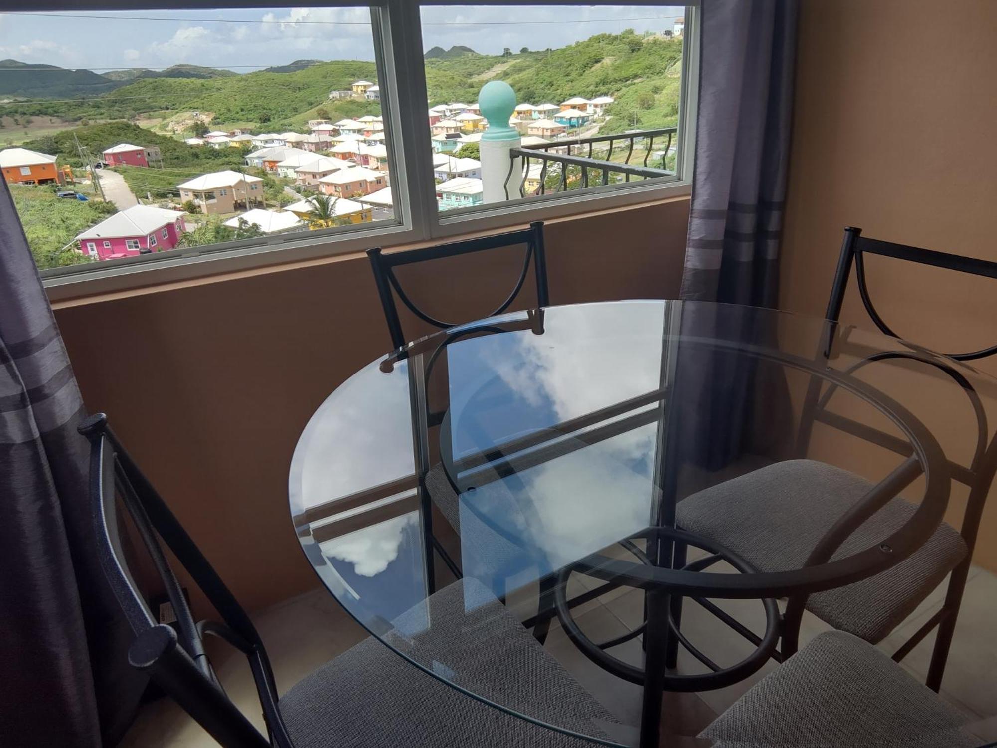 Zeus Estate Guesthouse St. John's 外观 照片